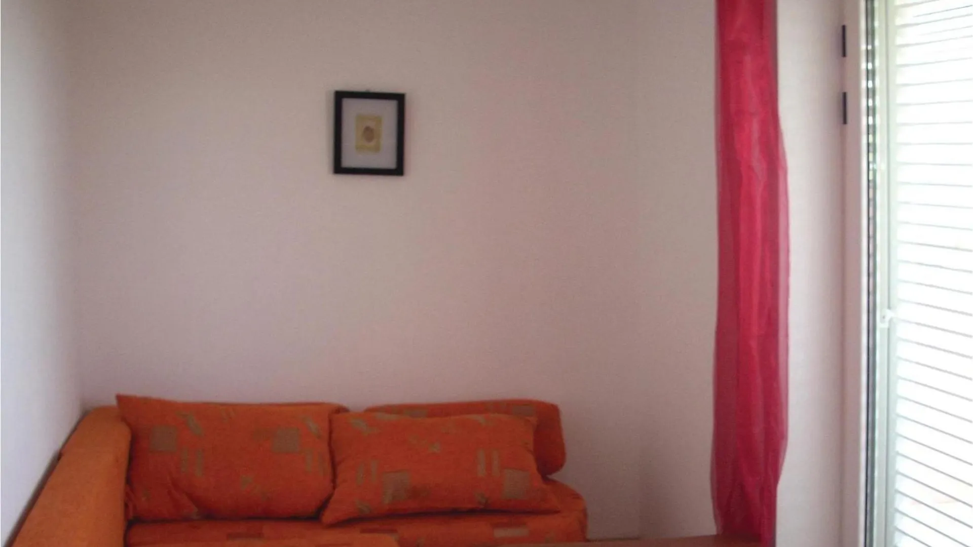 2 Bedroom Lovely Apartment In Klenovica Kroatien