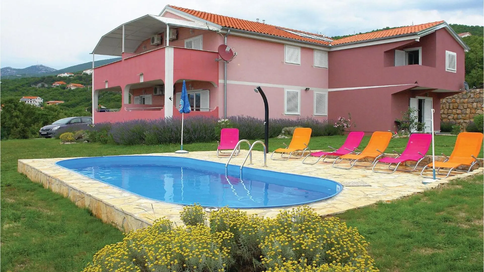 2 Bedroom Lovely Apartment In Klenovica